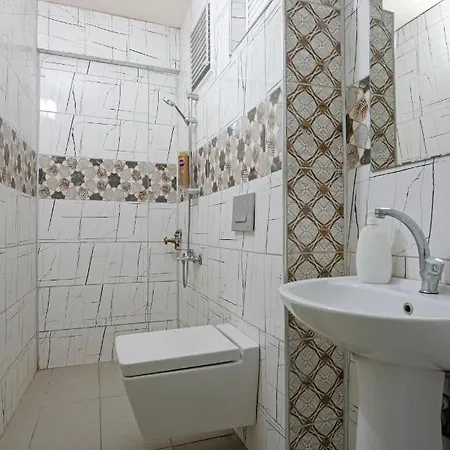 Aparthotel Gvar 2*