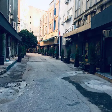 Ξενοδοχείο με διαμερίσματα Gvar 2*