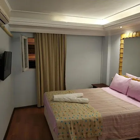 Hotel de apartamente Gvar 2*